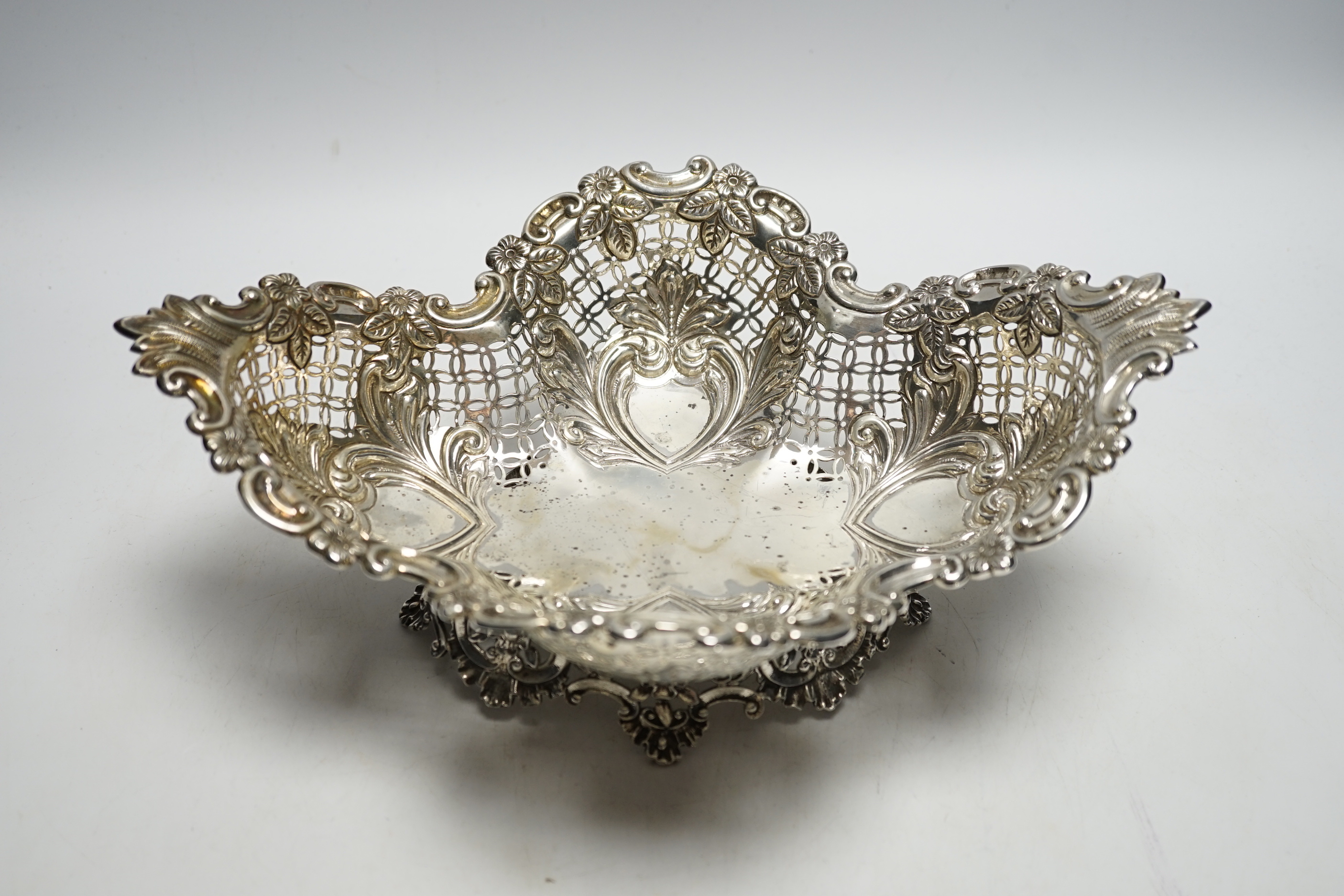 A late Victorian pierced silver oval fruit bowl, James Dixon & Sons, Sheffield, 1900, length 30.5cm, 19.4oz.